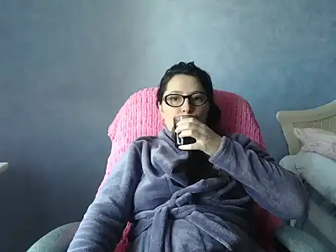 LuckyLisa23 online show from April 17, 10:29 am