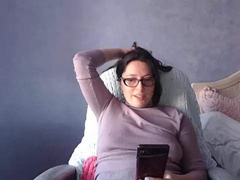 Snapshot of LuckyLisa23 chatting on April 25, 2:14 pm LuckyLisa23 online show from April 25, 2:14 pm