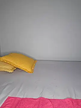 certifiedhottie2025 online show from November 19, 5:29 am