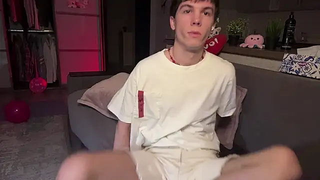 Jeremy1Scott online show from December 2, 9:43 pm