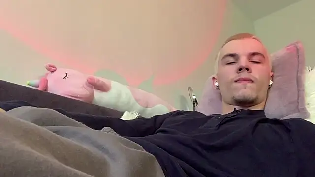 Jeremy1Scott online show from June 27, 4:50 am