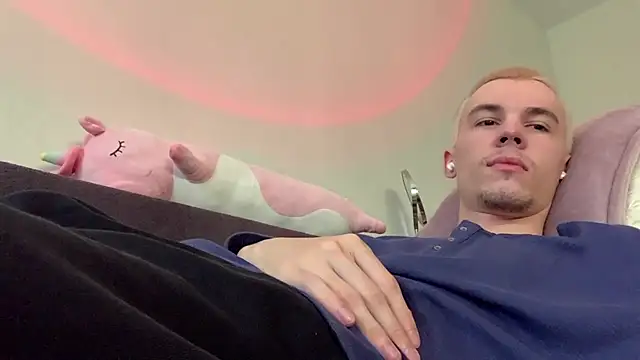 Jeremy1Scott online show from June 29, 4:52 am