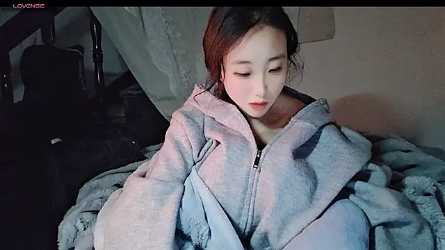 hyp0crite online show from November 18, 3:16 pm