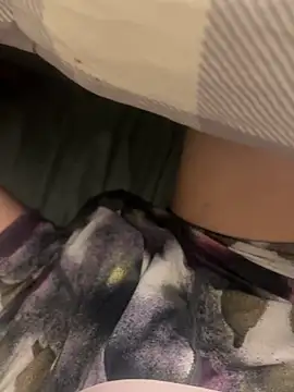 LilCheeky online show from November 28, 8:28 am