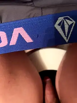 LilCheeky online show from December 14, 4:29 am