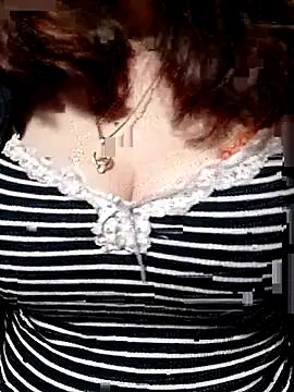 YiyinLy online show from February 11, 2:49 am