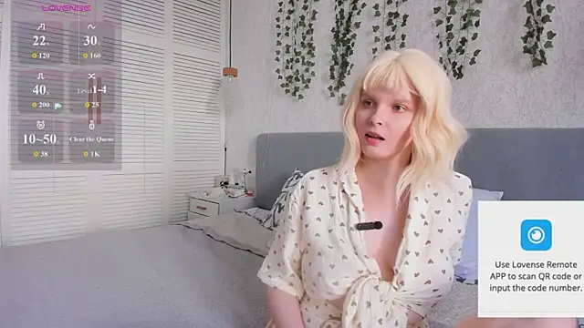 Stacy Starr online show from July 17, 2:24 pm