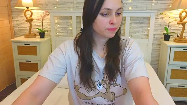 Soft Lilly online show from February 6, 6:18 am