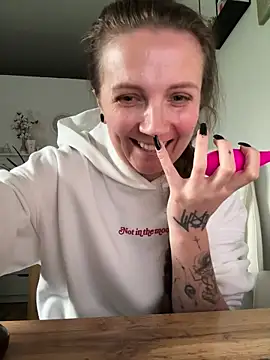 Amy  Leee  online show from May 30, 12:46 pm
