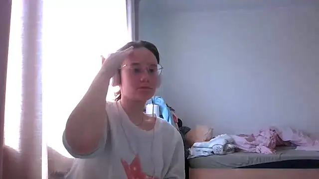 Snapshot of LuckySLove chatting on June 6, 2:22 pm LuckySLove online show from June 6, 2:22 pm