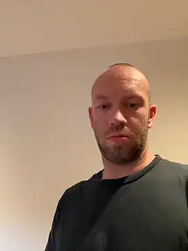 Snapshot of Missleil chatting on October 31, 3:35 pm Missleil online show from October 31, 3:35 pm