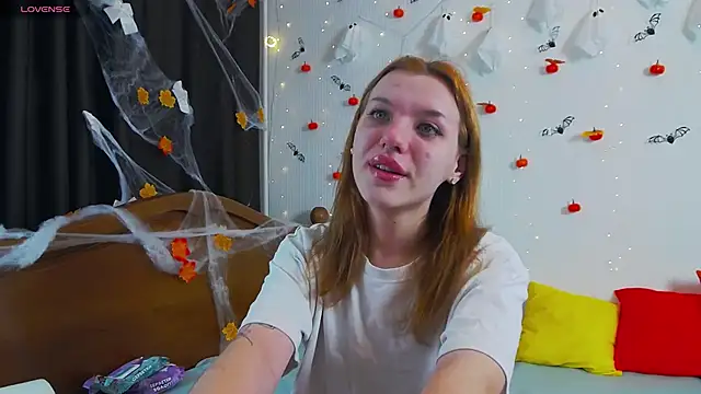 MeganNewCat online show from November 5, 9:09 am