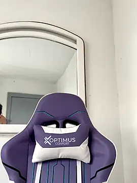 La-Gatiita-trans online show from November 29, 2:09 pm