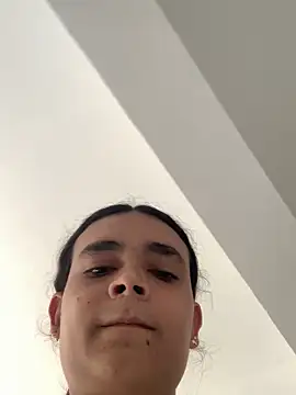 Snapshot of La-Gatiita-trans chatting on March 1, 3:58 pm La-Gatiita-trans online show from March 1, 3:58 pm