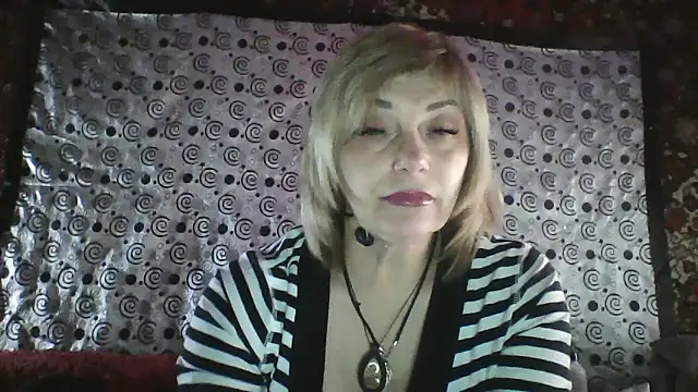 Lia Ray online show from December 18, 8:59 pm