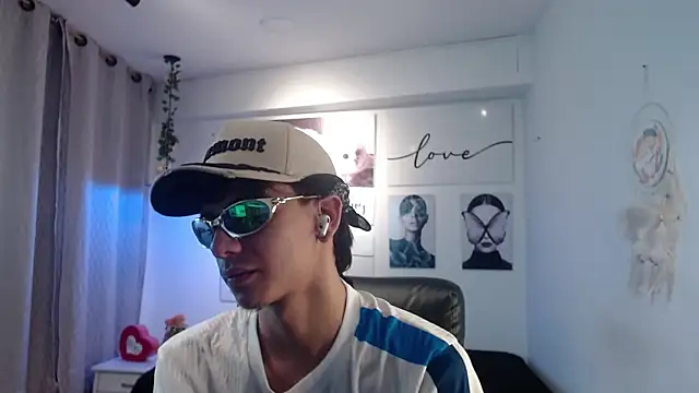 AmethystShadow17 online show from January 11, 3:39 pm