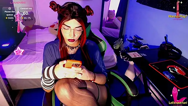 Snapshot of Cute_Aleja chatting on February 20, 2:52 am Cute Aleja online show from February 20, 2:52 am