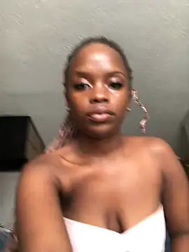 Snapshot of TinyThick chatting on January 19, 1:37 pm TinyThick online show from January 19, 1:37 pm