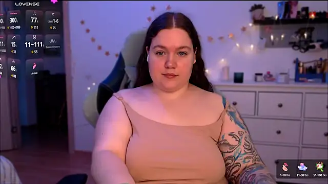 Snapshot of SummerTina chatting on January 18, 7:17 am SummerTina online show from January 18, 7:17 am