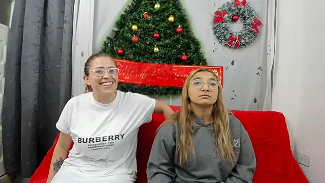 Snapshot of lesb_milf chatting on January 3, 11:44 pm lesb milf online show from January 3, 11:44 pm