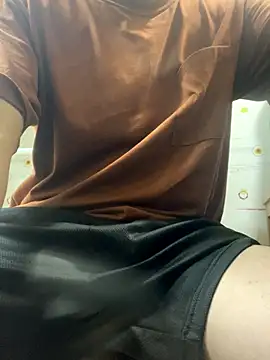 Snapshot of Sui0923 chatting on October 16, 3:24 pm Sui0923 online show from October 16, 3:24 pm