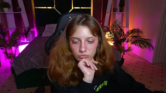 CuteeFoxy online show from November 18, 2:54 pm