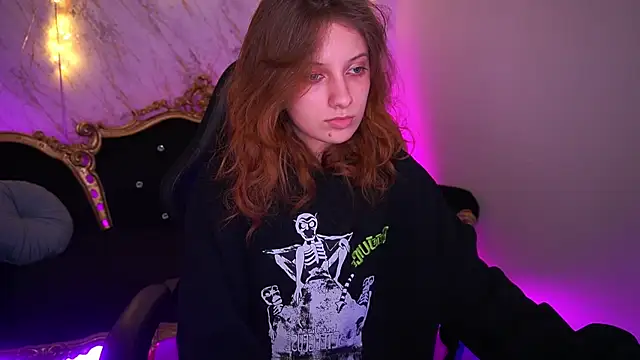 Snapshot of CuteeFoxy chatting on January 19, 2:54 pm CuteeFoxy online show from January 19, 2:54 pm