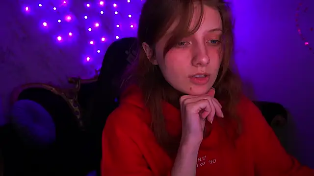 Snapshot of CuteeFoxy chatting on February 14, 2:47 pm CuteeFoxy online show from February 14, 2:47 pm