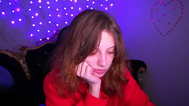 Snapshot of CuteeFoxy chatting on February 16, 2:46 pm CuteeFoxy online show from February 16, 2:46 pm