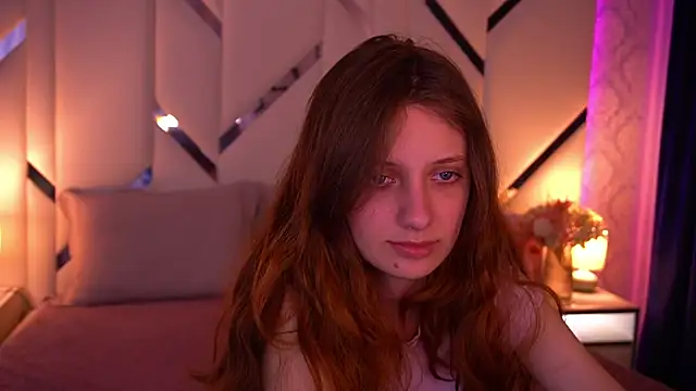 CuteeFoxy online show from May 6, 1:05 pm