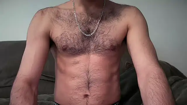 Snapshot of yournextguy chatting on May 18, 8:53 am yournextguy online show from May 18, 8:53 am