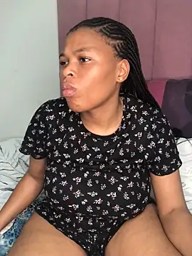 Bubbles156 online show from March 23, 3:32 am