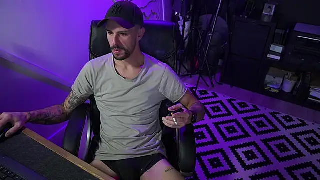 monsieurguitsxxx online show from November 20, 1:11 pm