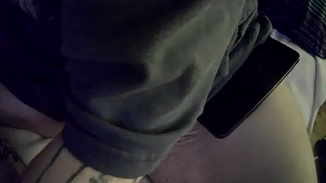 Snapshot of splatteringfun chatting on March 21, 6:29 am splatteringfun online show from March 21, 6:29 am