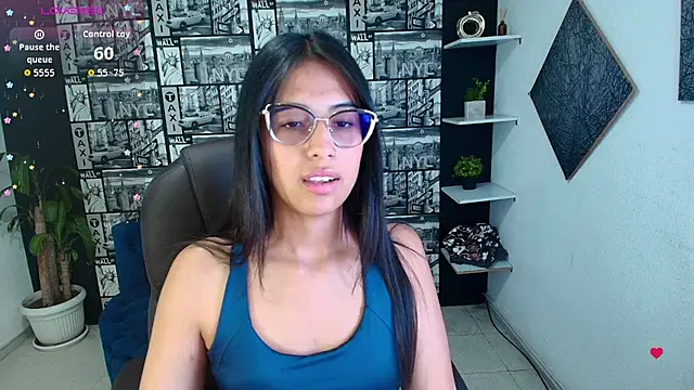 Sub Scarlett online show from November 25, 1:00 pm