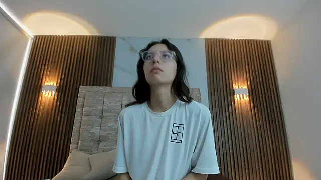 AnnieAndLeandro online show from January 17, 2:33 pm