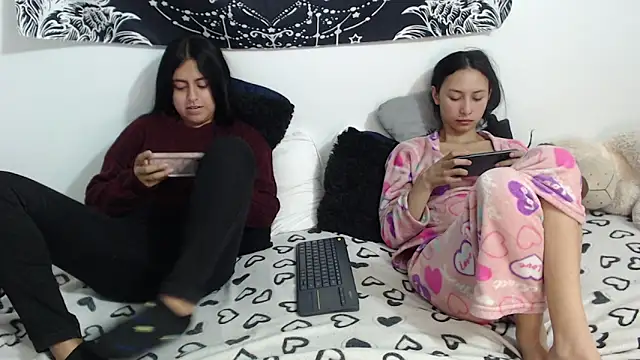 abby n emily online show from May 28, 1:52 pm