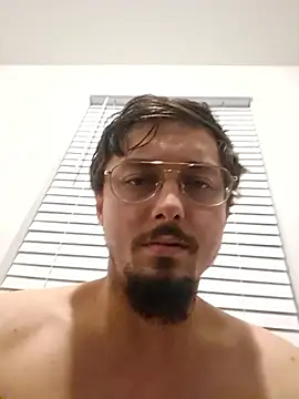 Snapshot of White_FangandKawi chatting on January 10, 5:20 am White FangandKawi online show from January 10, 5:20 am