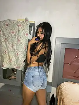 Snapshot of Alicia_Sanz chatting on March 8, 7:45 am Alicia Sanz online show from March 8, 7:45 am