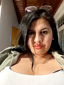 Snapshot of Sexylips200 chatting on October 17, 4:04 am Sexylips200 online show from October 17, 4:04 am