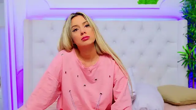 Snapshot of AriannaSins chatting on January 13, 7:53 pm AriannaSins online show from January 13, 7:53 pm