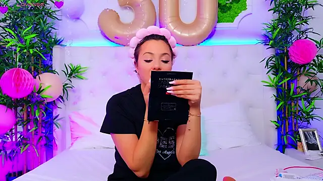 Snapshot of AriannaSins chatting on September 11, 12:16 pm AriannaSins online show from September 11, 12:16 pm