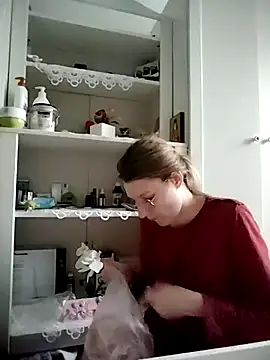 SandyCassie online show from February 5, 11:15 am