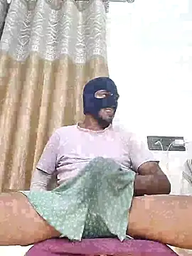 Snapshot of Mysterious_Prince chatting on November 27, 5:37 pm Mysterious Prince online show from November 27, 5:37 pm