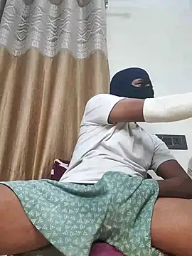 Snapshot of Mysterious_Prince chatting on December 2, 7:31 pm Mysterious Prince online show from December 2, 7:31 pm