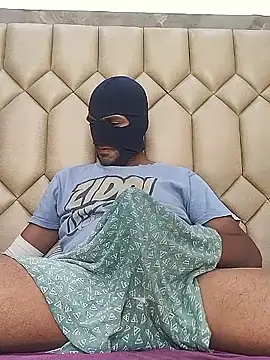 Snapshot of Mysterious_Prince chatting on December 4, 6:01 am Mysterious Prince online show from December 4, 6:01 am