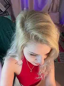 Snapshot of cold_blondie chatting on July 10, 5:01 am cold blondie online show from July 10, 5:01 am