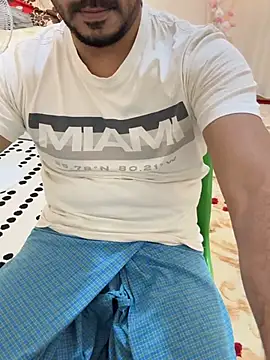 Snapshot of Handsome8677 chatting on March 25, 9:37 am Handsome8677 online show from March 25, 9:37 am