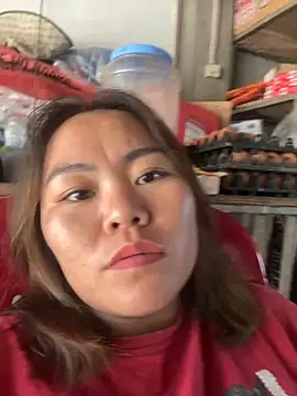 Snapshot of panda-bae chatting on October 18, 5:10 am panda-bae online show from October 18, 5:10 am