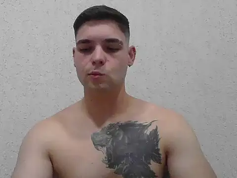 Snapshot of Zure-xxx chatting on March 4, 12:49 am Zure-xxx online show from March 4, 12:49 am